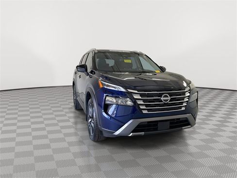 Certified 2024 Nissan Rogue SL image 3