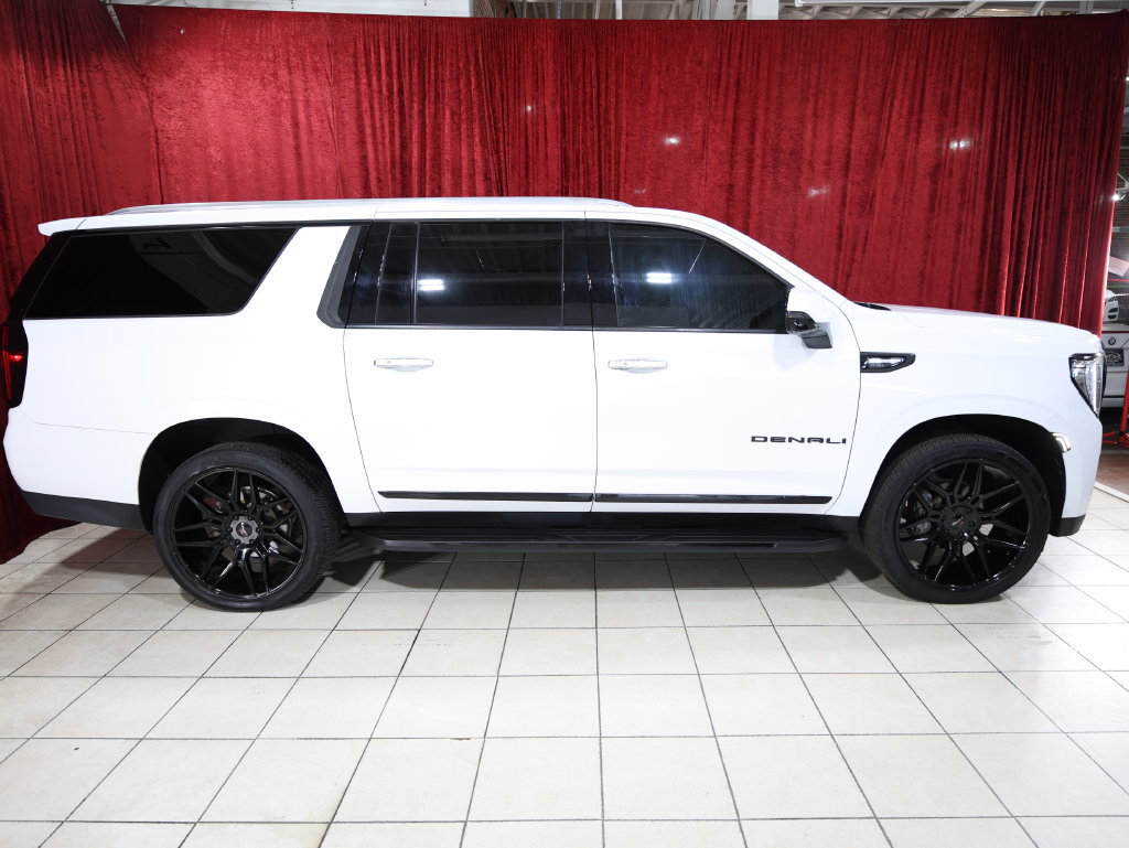 Used 2022 GMC Yukon XL Denali AWD/4WD image 8