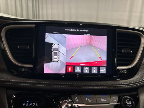 New 2026 Chrysler Pacifica Select image 16