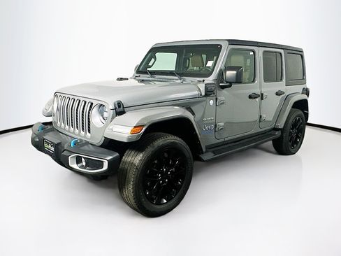 Used 2023 Jeep Wrangler Unlimited Sahara w/ Cold Weather Group AWD/4WD image 3