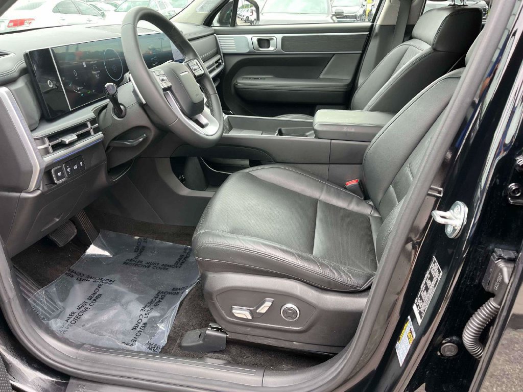 Used 2024 Hyundai Santa Fe Limited FWD image 17