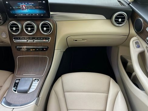 Used 2022 Mercedes-Benz GLC 300 4MATIC image 28