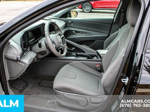 Used 2025 Hyundai Elantra Sport image 15
