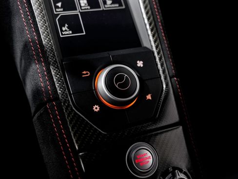 Used 2016 McLaren 675LT Coupe RWD image 14