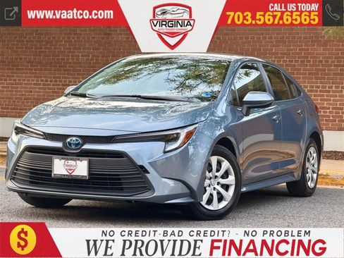 Used 2025 Toyota Corolla LE FWD image 2
