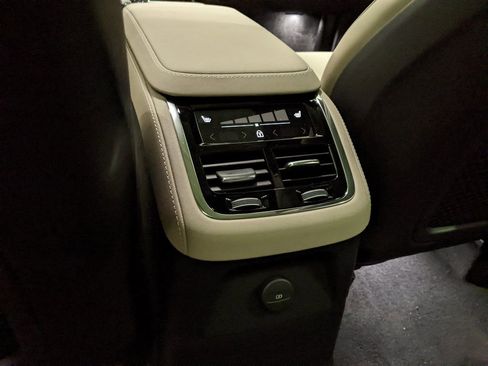 New 2025 Volvo XC90 T8 Core w/ Climate Package image 24