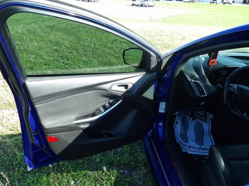 Used 2015 Ford Focus ST w/ Equipment Group 402A FWD image 11