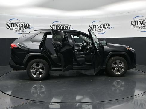 Used 2025 Toyota RAV4 XLE AWD/4WD image 36