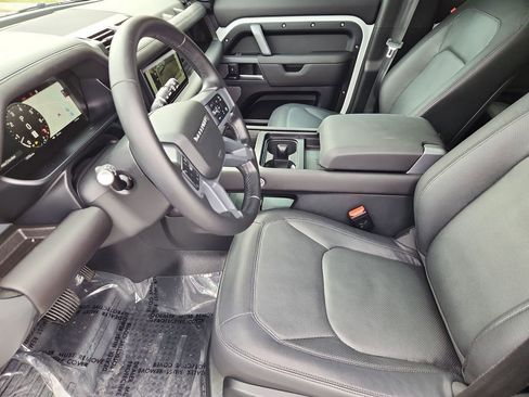 Used 2024 Land Rover Defender 110 X-Dynamic SE image 22