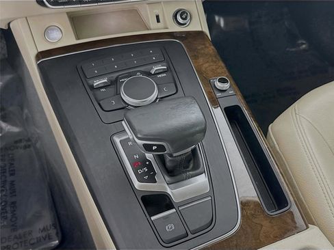 Used 2020 Audi Q5 2.0T Premium image 17