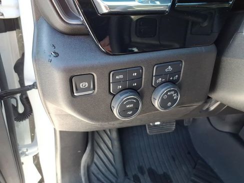 Used 2024 Chevrolet Silverado 1500 LT image 18