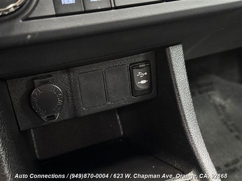 Used 2016 Toyota Corolla S image 19