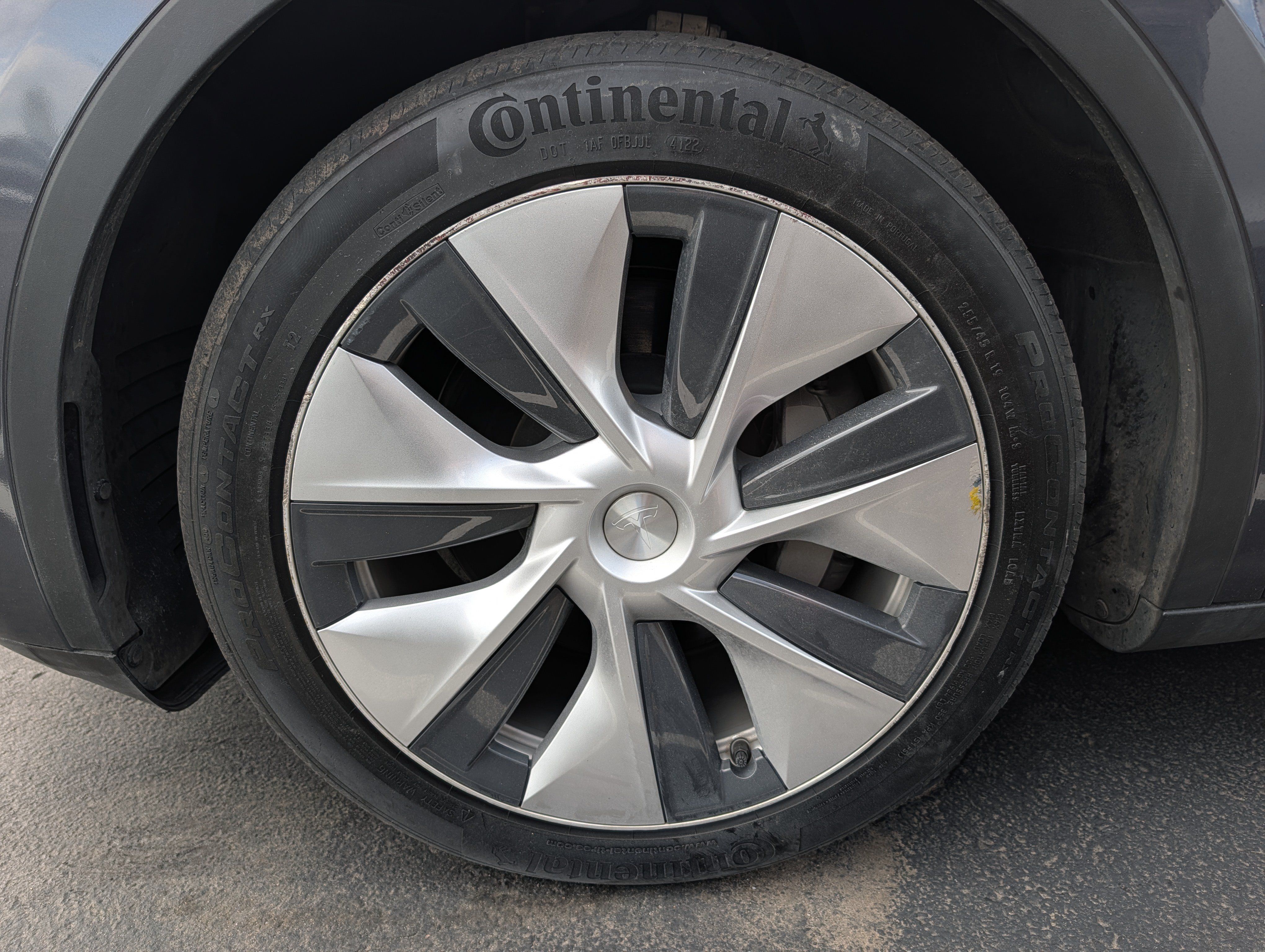 Used 2023 Tesla Model Y Long Range AWD/4WD image 15
