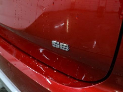 Used 2024 Mitsubishi Outlander SE image 11