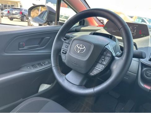 Used 2023 Toyota Prius Prime FWD image 15