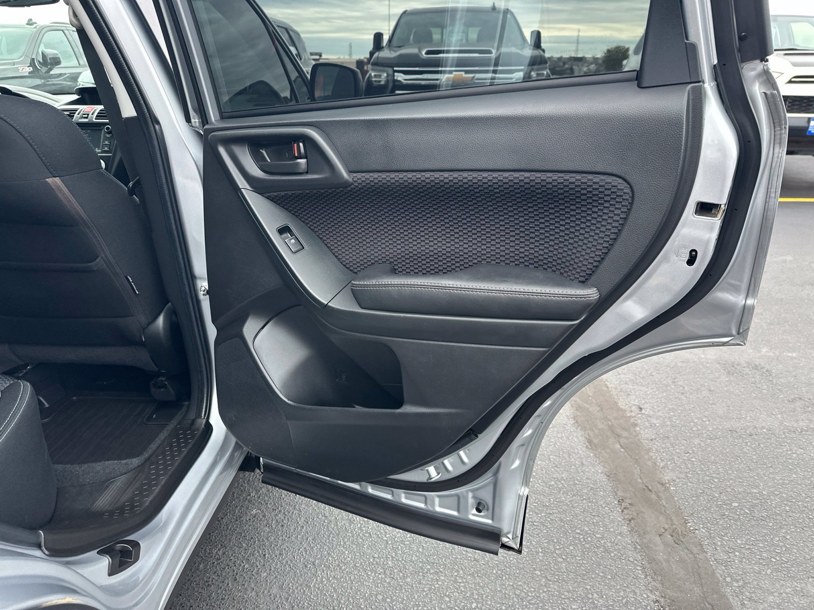 Used 2018 Subaru Forester 2.5i w/ Alloy Wheel Package AWD/4WD image 29