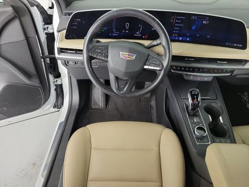 Used 2024 Cadillac XT4 Luxury FWD image 15