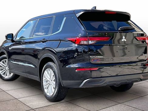 Used 2025 Mitsubishi Outlander ES AWD/4WD image 11