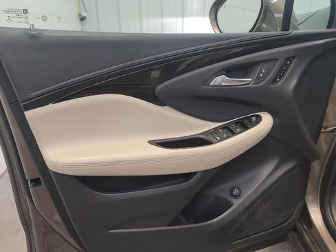 Used 2019 Buick Envision Essence AWD/4WD image 9