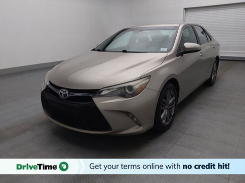 Used 2016 Toyota Camry SE image 1