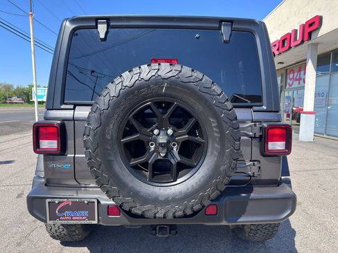 Used 2024 Jeep Wrangler Unlimited AWD/4WD image 43