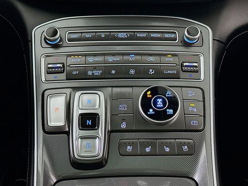 Used 2022 Hyundai Santa Fe Limited image 13