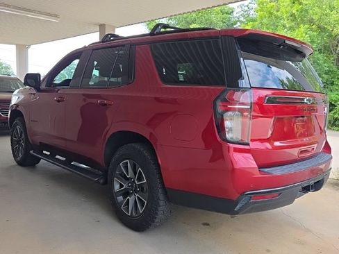 Used 2023 Chevrolet Tahoe Z71 w/ Luxury Package AWD/4WD image 3