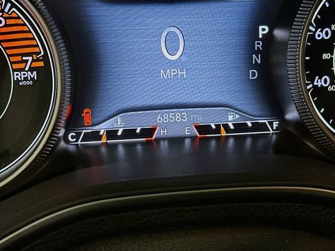Used 2019 Jeep Cherokee Limited AWD/4WD image 20