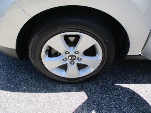 Used 2019 Kia Soul image 25