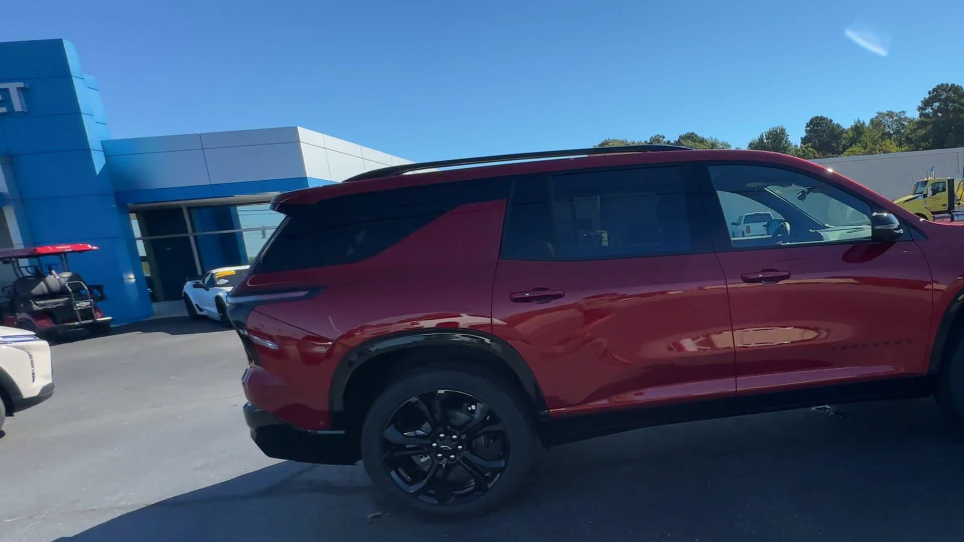 New 2027 Chevrolet Traverse RS w/ LPO, Floor Liner Package FWD image 9
