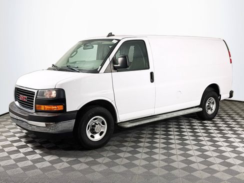 Used 2020 GMC Savana 2500 w/ Driver Convenience Package RWD image 4