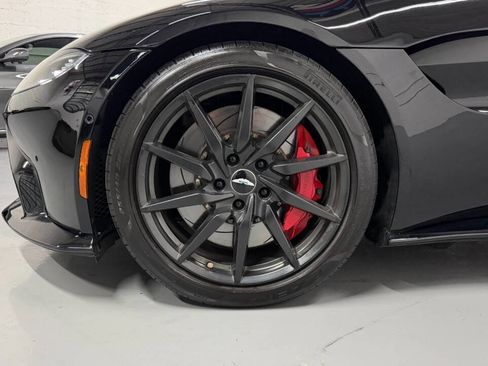 Used 2019 Aston Martin V8 Vantage Coupe RWD image 33