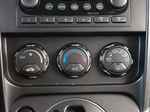 Used 2004 Honda Element EX image 34