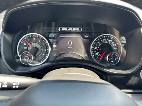 Used 2025 RAM 1500 Laramie AWD/4WD image 16