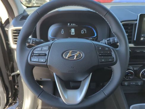 New 2025 Hyundai Venue SEL image 24