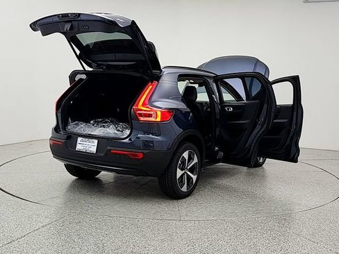 New 2026 Volvo XC40 B5 Plus w/ Protection Package Premier AWD/4WD image 11
