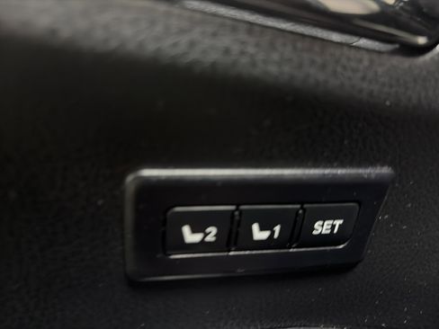Used 2018 Toyota RAV4 Limited w/ Protection Package AWD/4WD image 27