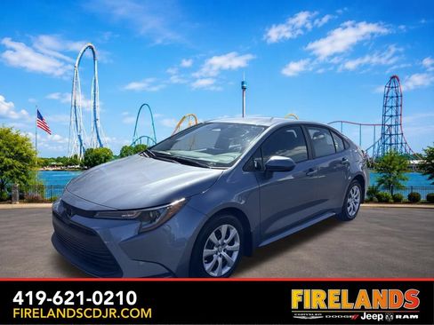 Used 2025 Toyota Corolla LE FWD image 1