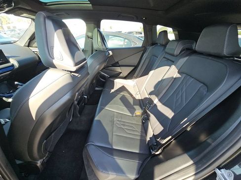 Used 2025 BMW X3 xDrive30i AWD/4WD image 5