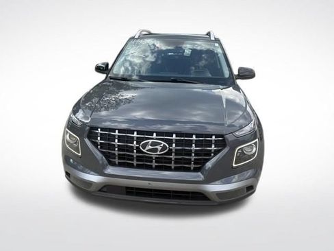 Used 2024 Hyundai Venue Limited FWD image 8