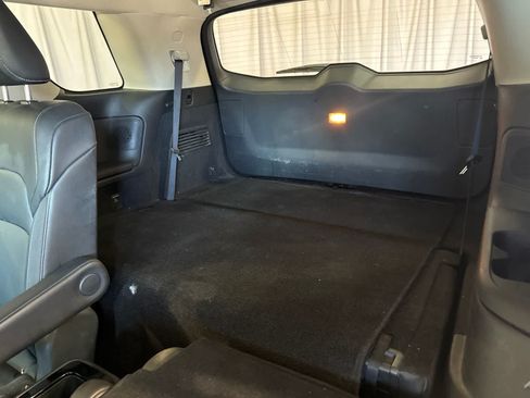 Used 2022 Nissan Pathfinder SL w/ SL Premium Package FWD image 18