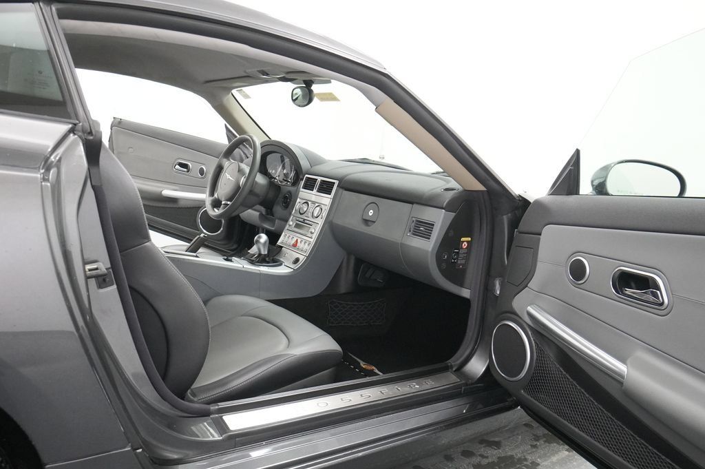 Used 2004 Chrysler Crossfire Coupe RWD image 19