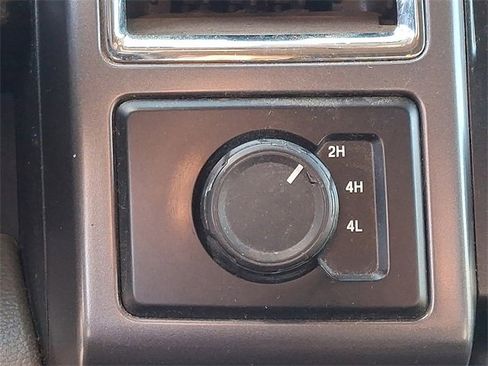 Used 2015 Ford F150 XLT w/ Trailer Tow Package image 21