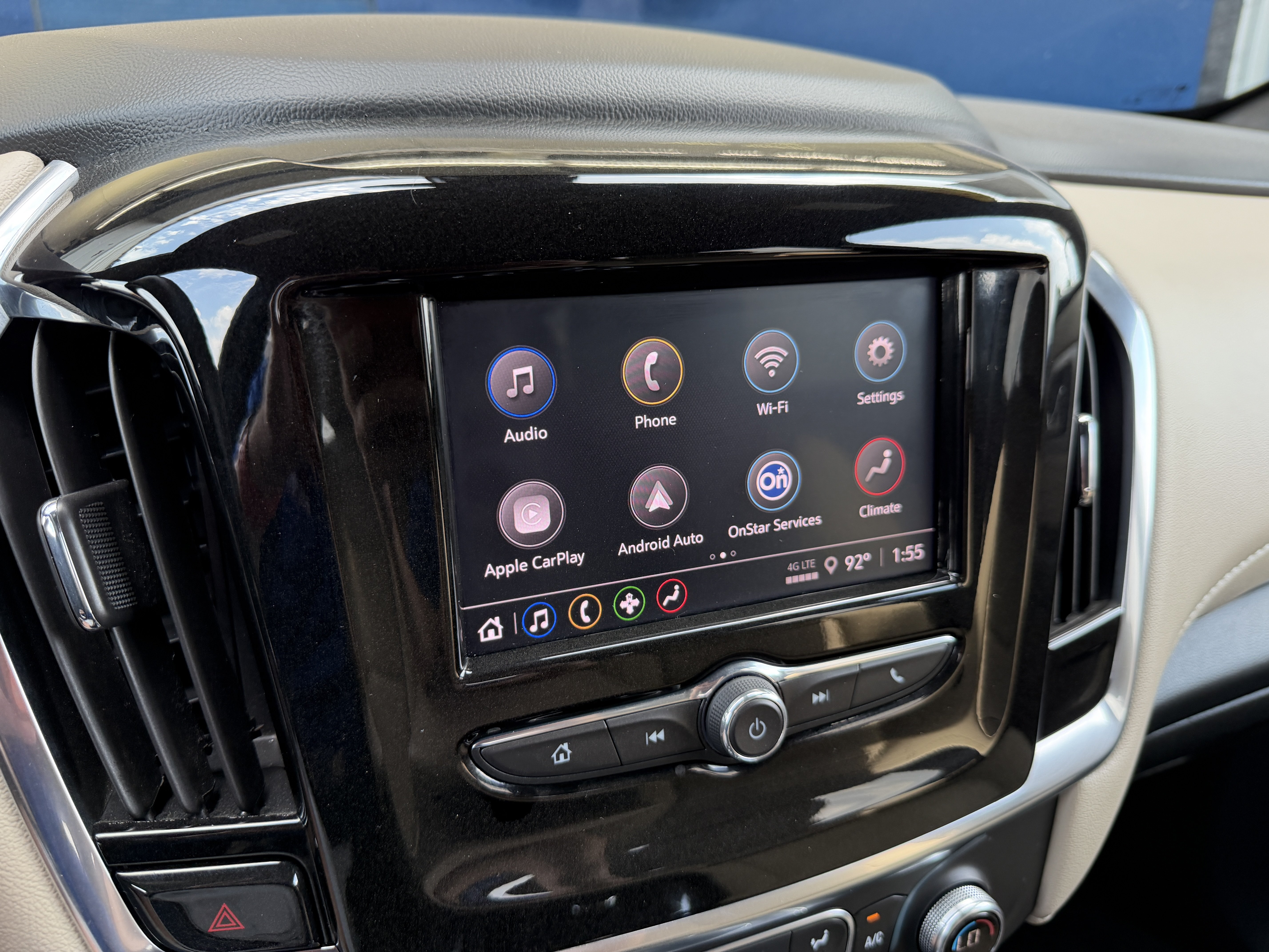 Used 2023 Chevrolet Traverse LS FWD image 18