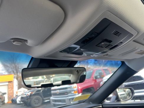 Used 2019 Lexus ES 300h image 23