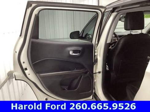 Used 2018 Jeep Compass Limited w/ Navigation Group image 13