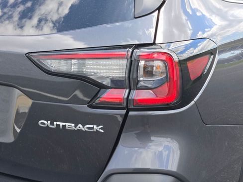 Used 2023 Subaru Outback Premium AWD/4WD image 11