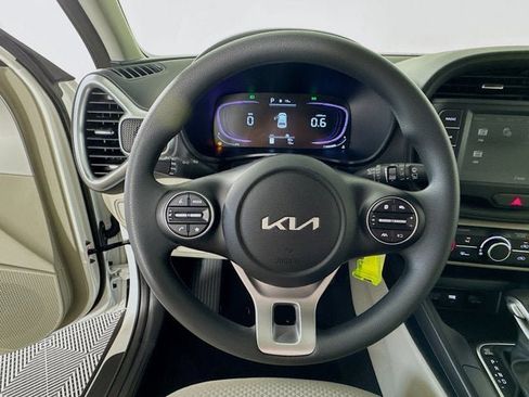 New 2025 Kia Soul LX w/ LX Technology Package image 11