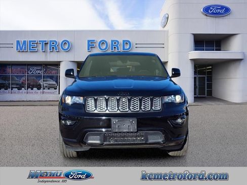 Used 2021 Jeep Grand Cherokee Laredo X image 10