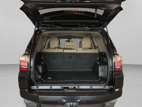 Used 2019 Toyota 4Runner SR5 AWD/4WD image 42